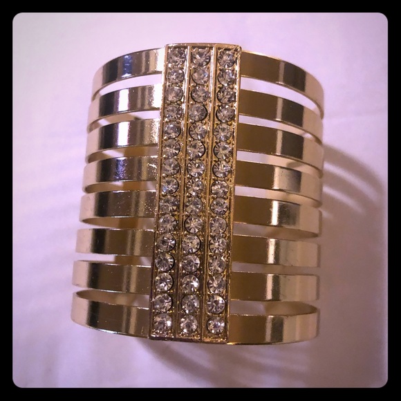 Gold cuff bracelet - Picture 1 of 2